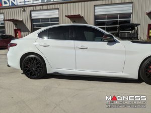 Alfa Romeo Giulia Side Skirts - Carbon Fiber - Aero Alfa Romeo Giulia Side Skirts - Carbon Fiber - Aero